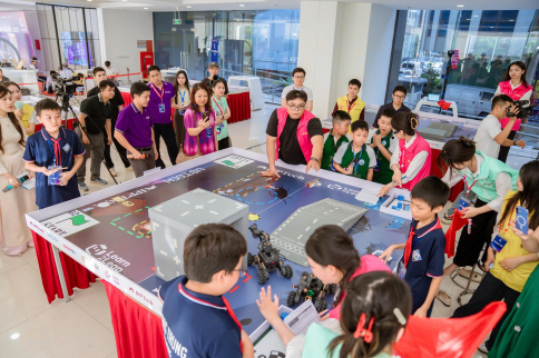 Giải đấu Robotics quốc tế Learn to Leap